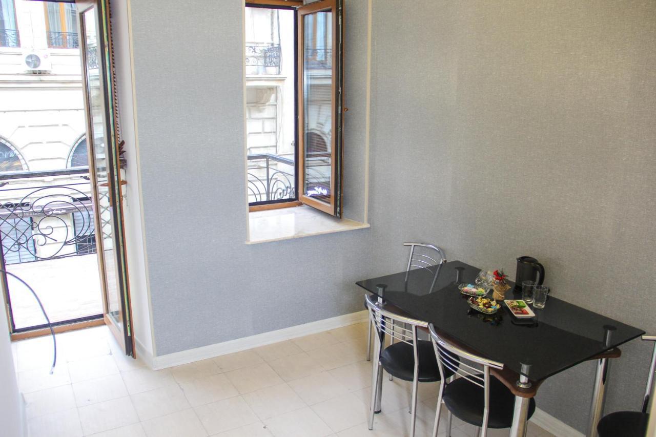 Solo Hotel On Nizami Street บากู ภายนอก รูปภาพ