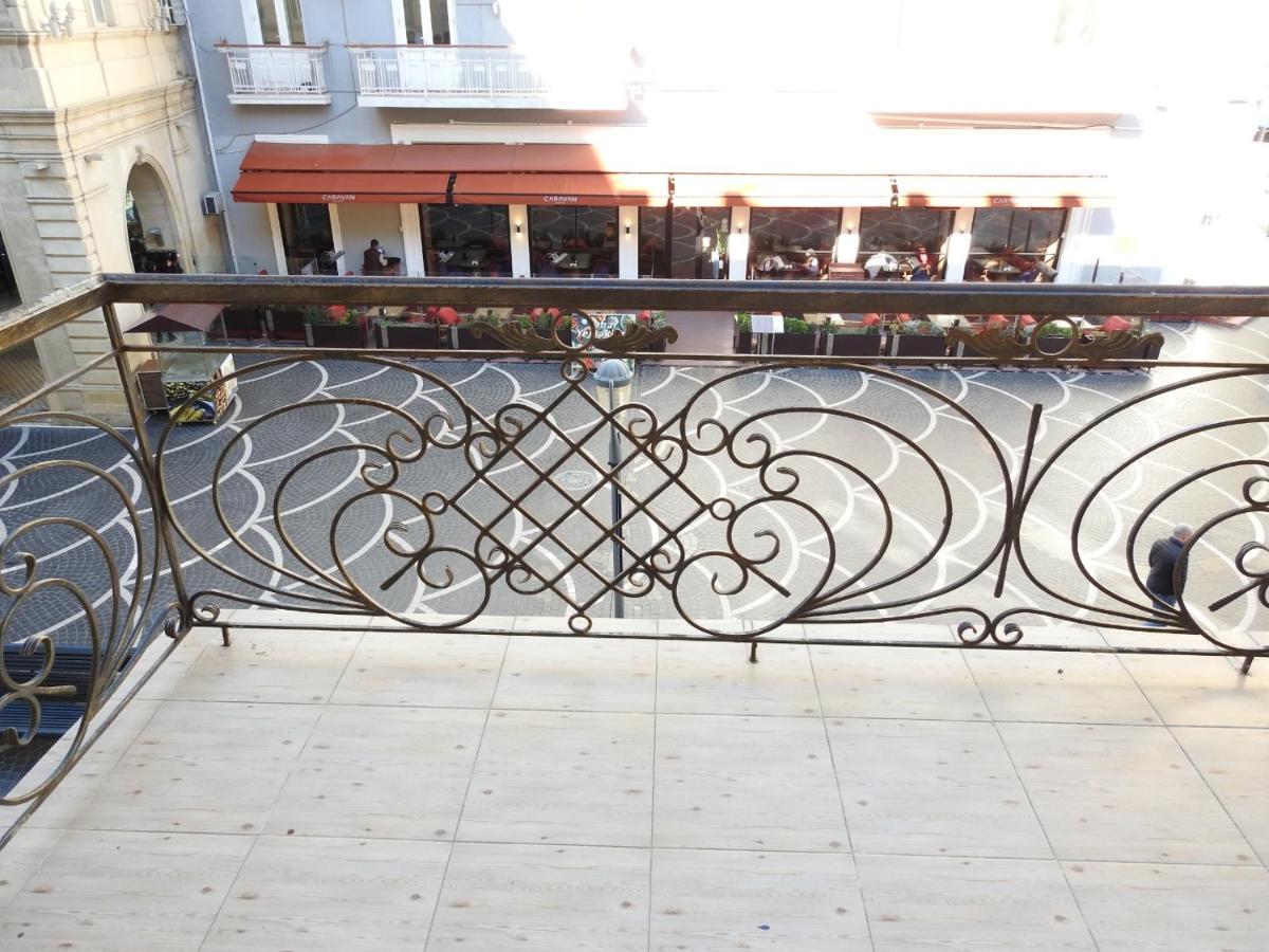 Solo Hotel On Nizami Street บากู ภายนอก รูปภาพ