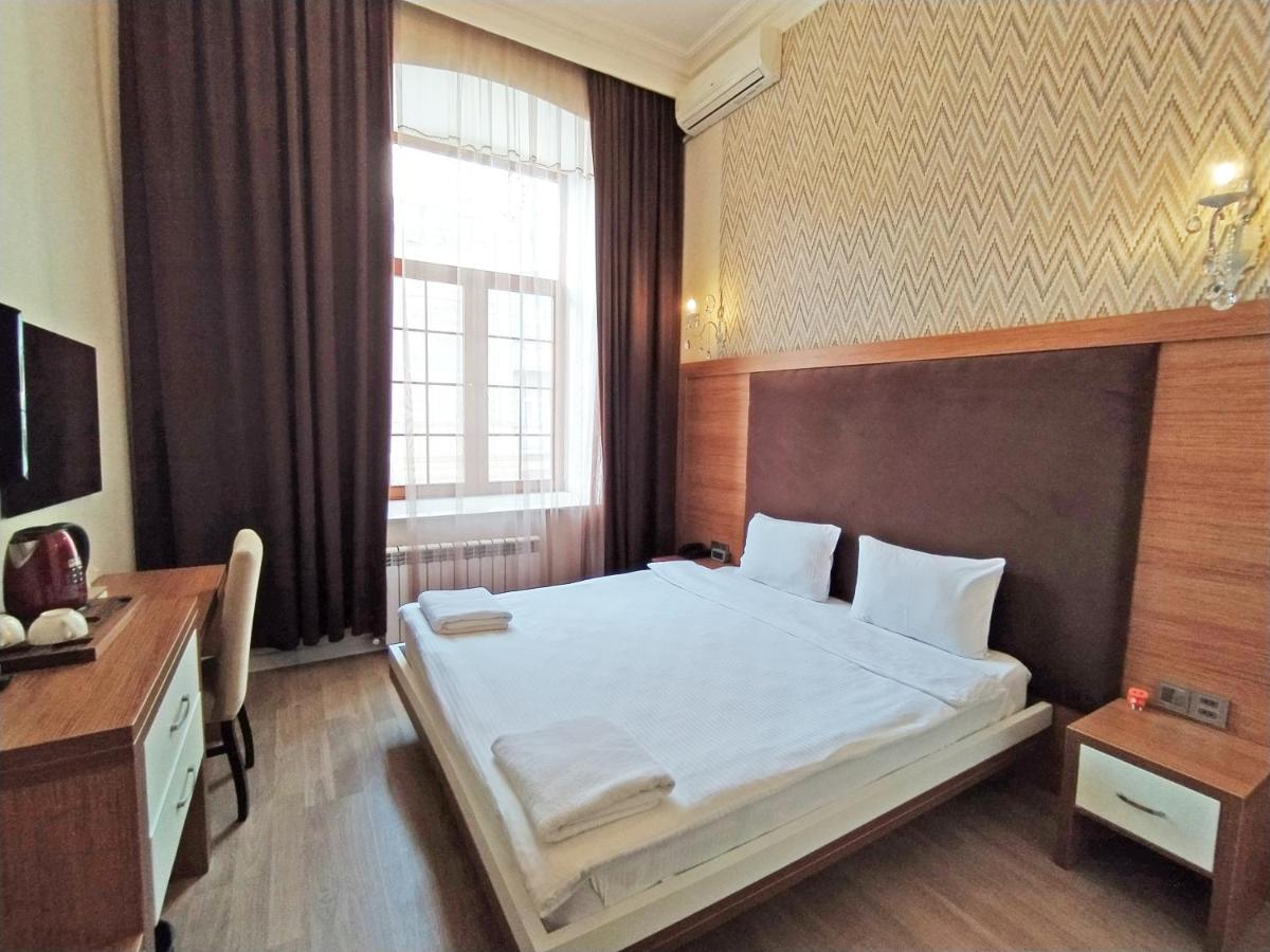 Solo Hotel On Nizami Street บากู ภายนอก รูปภาพ