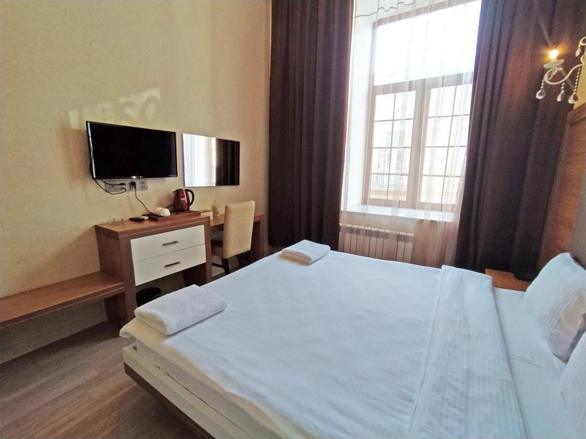 Solo Hotel On Nizami Street บากู ภายนอก รูปภาพ
